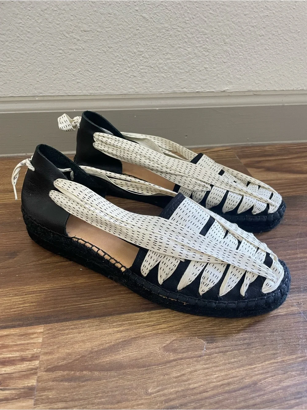 NAGUISA Sukha Lace Up Flat Espadrille‎ Shoes Size 41/9.5